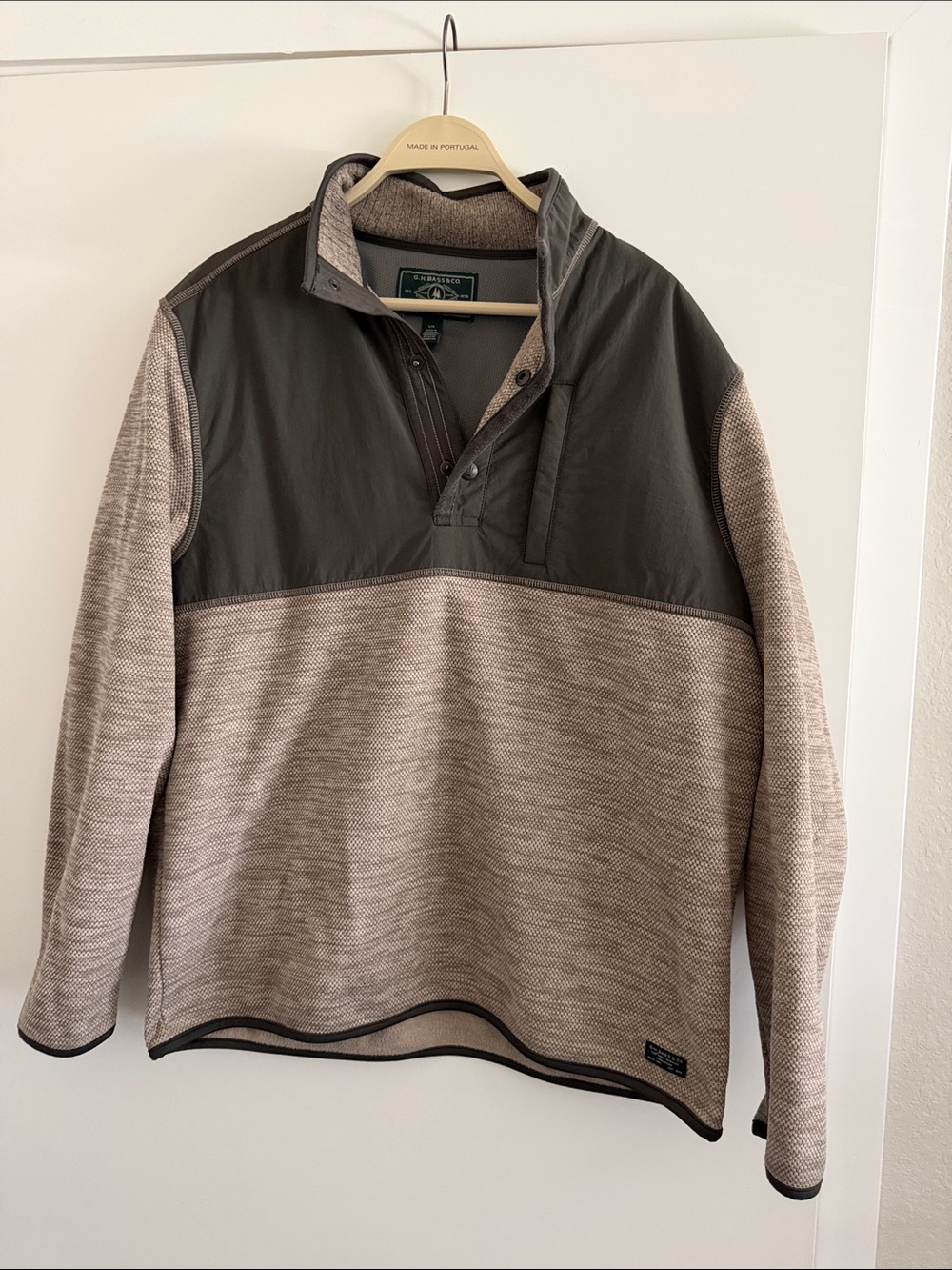 G.H. Bass & Co. Olive and Beige Lightweight Pullover Jacket